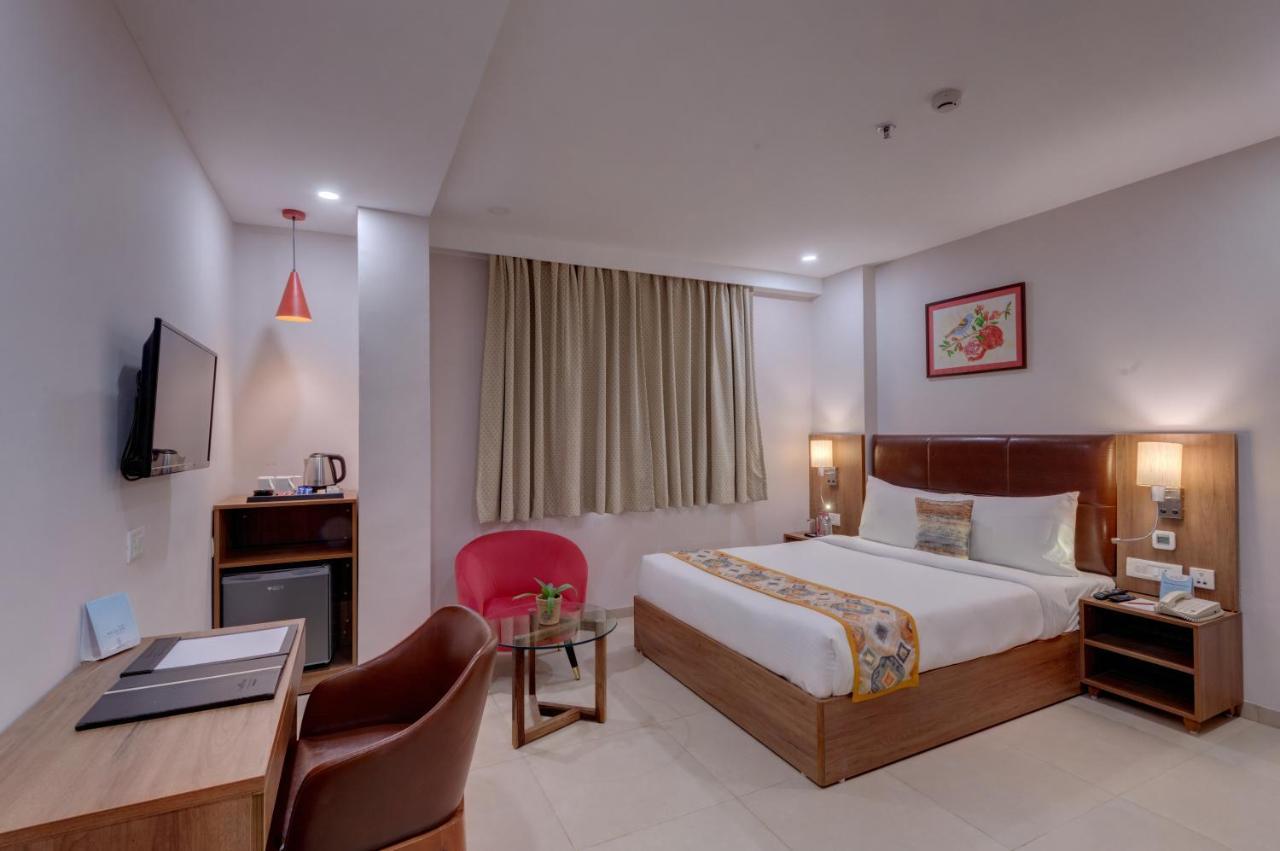 The Beacon Hotel Vadodara Exterior foto